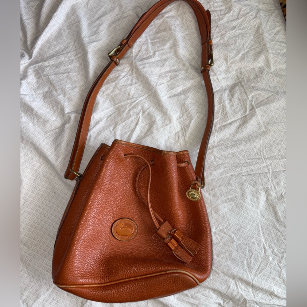Elegant Tan Leather Women's Bag